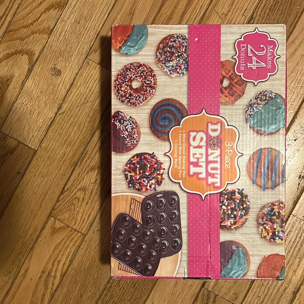NIB 3 Piece Donut Set for 24 donuts.Mini donut pan, donut hole pan, cooling rack